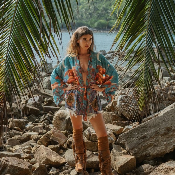 Moon Kimono in Green - Picture 6 of 16